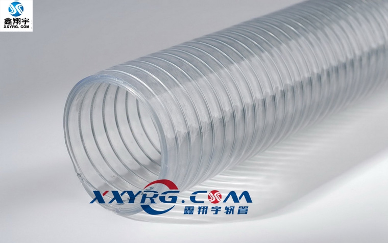 PVC鋼（gāng）絲軟管分為工業級和食品級兩種。