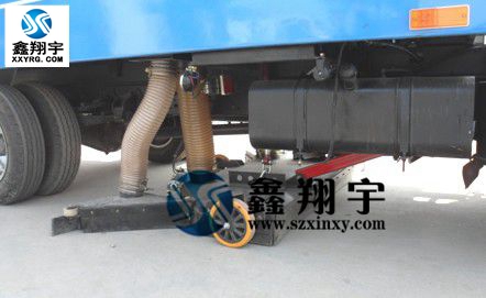 進（jìn）口工（gōng）業軟管彈性好耐磨損（sǔn）性（xìng）強用於掃地車